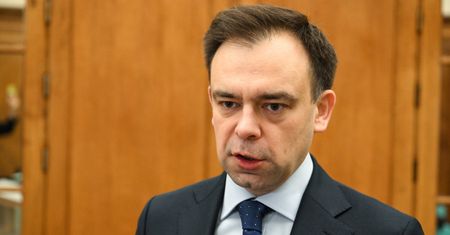 "Paliwa na stacjach nie brakuje". Minister zabrał głos ws. dezinformacji