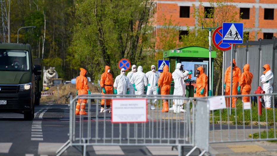 Koronawirus w Polsce. 13 członków personelu szpitala w Nowej Dębie zakażonych