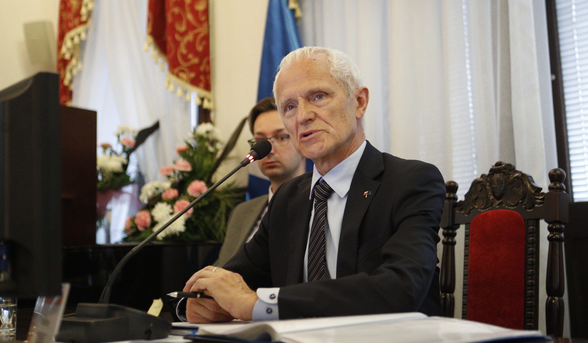 Andrzej Dec: - Nie jest prawdą to, co krąży w opinii publicznej, że czerwone wino czy odrobina koniaku jest zdrowa, a picie piwa nie ma żadnych negatywnych skutków