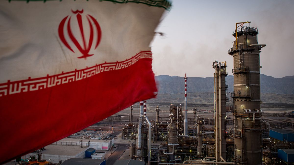 Iran To Meet Own Gasoline Needs After Persian Gulf Star Refinery Expansion
An Iranian national flag flies at the Persian Gulf Star Co. (PGSPC) gas condensate refinery in Bandar Abbas, Iran, on Wednesday, Jan. 9. 2019. The third phase of the refinery begins operations next week and will add 12-15 million liters a day of gasoline output capacity to the plant, Deputy Oil Minister Alireza Sadeghabadi told reporters. Photographer: Ali Mohammadi/Bloomberg via Getty Images
Bloomberg
Eastern, Energy, EMEA, Fossil Fuels, Markets, Best Photos, Iranian, Crude Oil, TOPNEWS, Best Photo, Business Finance and Industry, Iran