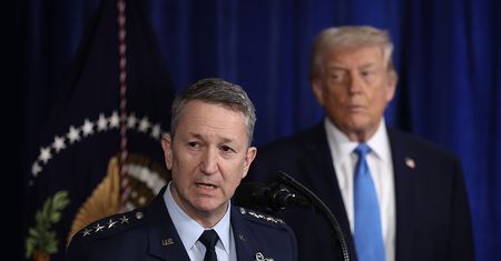 Jest najwyższym rangą wojskowym USA. Tak ma doradzać ws. Iranu