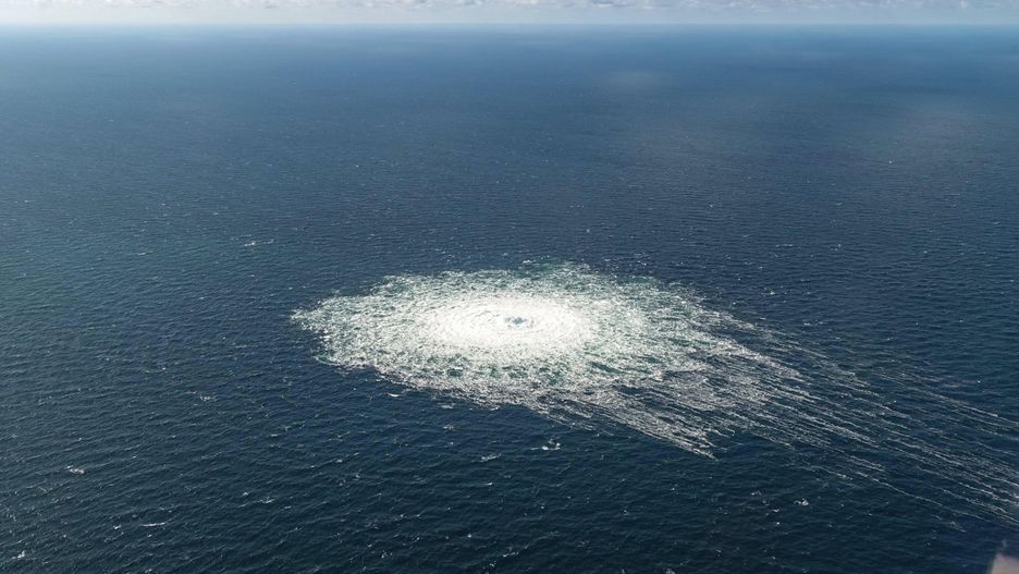 Aerial View of the Gas Leak at Nord Stream 2 in the Baltic Sea
View taken from a Danish F-16 interceptor of the Nord Stream 2 gas leak just south of Dueodde, Denmark, on Tuesday, September 27, 2022. This leak is one of three on the Nord Stream gas pipelines in the Baltic Sea; the other two are located on Nord Stream 1 northeast of Bornholm. The Danish Navy has established prohibition zones around the leaks for the safety of ship and air traffic. Photo by Danish Defence/UPI Photo via Newscom
Dostawca: PAP/Newscom
DANISH DEFENCE
Aerial View of the Gas Leak at Nord Stream 2 in the Baltic Sea