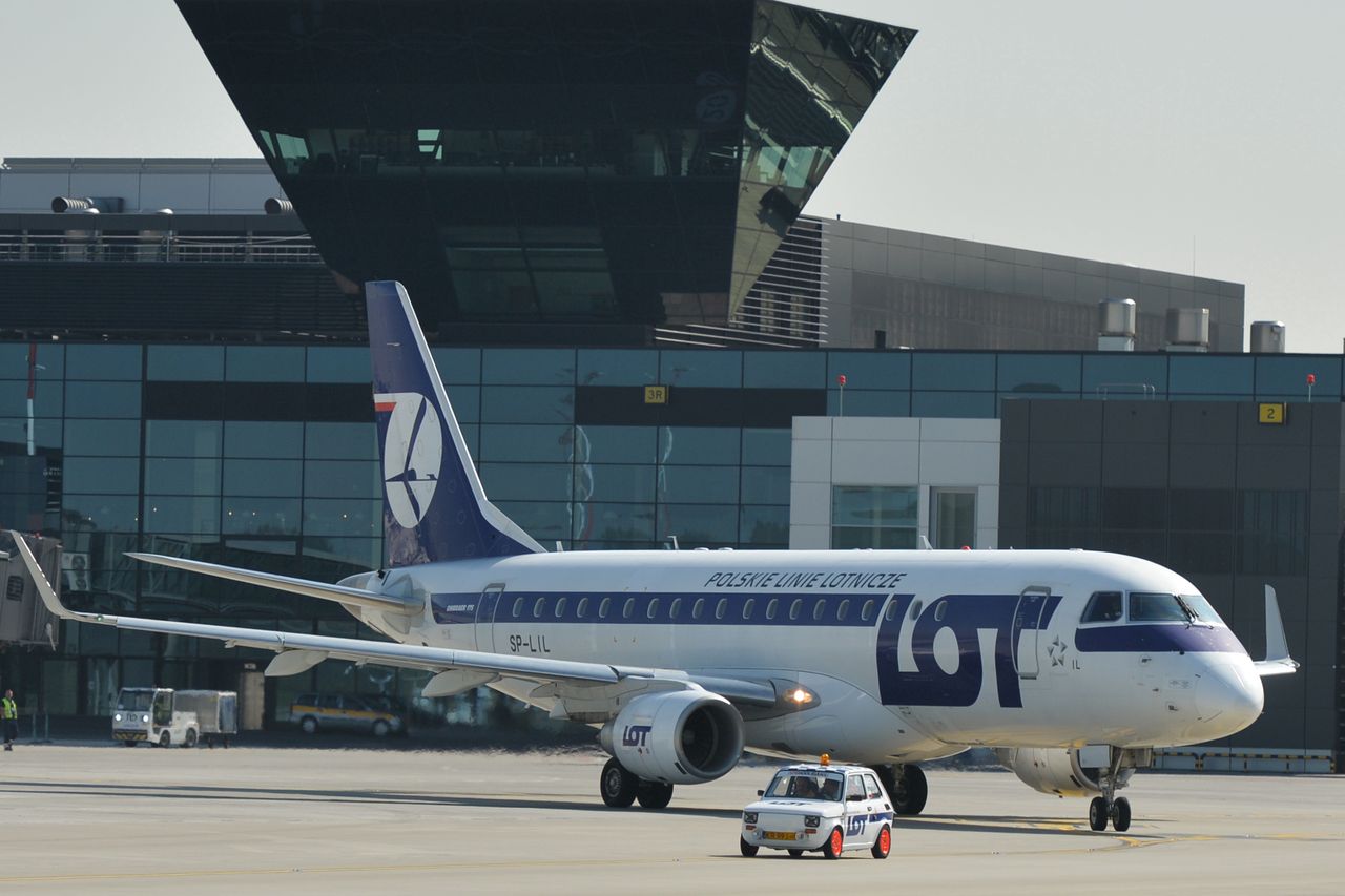 LOT wnioskuje o gigantyczną pomoc. Na drodze może stanąć Komisja Europejska