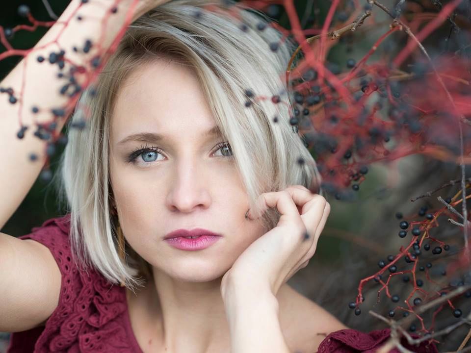 Pomóż swoim przyjaciołom pozować, jak profesjonalni modele 8