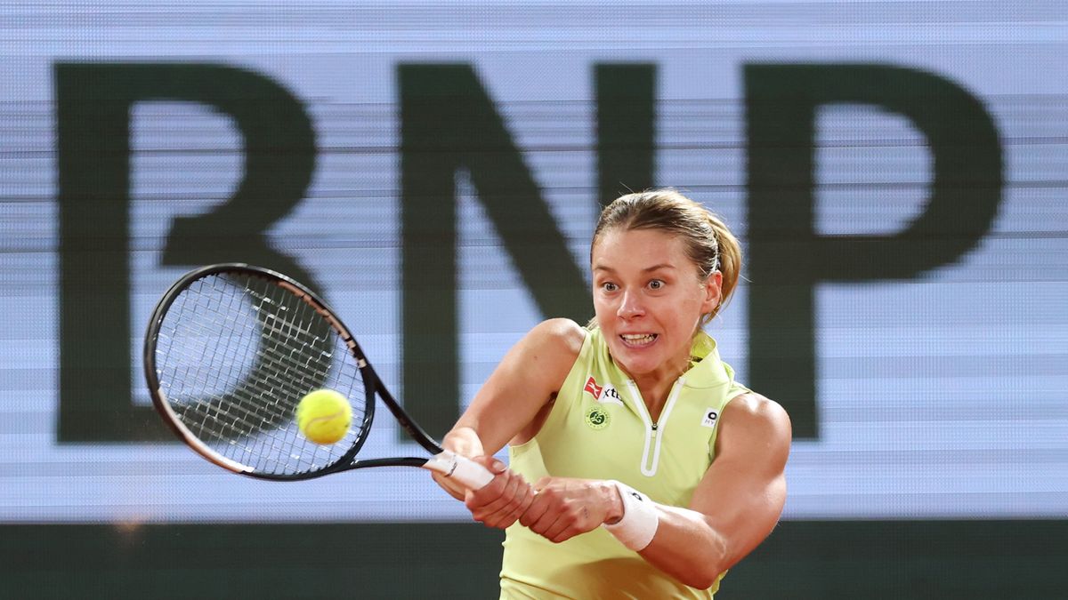 PARIS, FRANCE - JUNE 04: Maja Chwalinska of Poland competes against Diana Shnaider in their semi final match during Day Twelve of the 2026 French Open at Roland Garros on June 04, 2026 in Paris, France. (Photo by Ian MacNicol/Getty Images)
