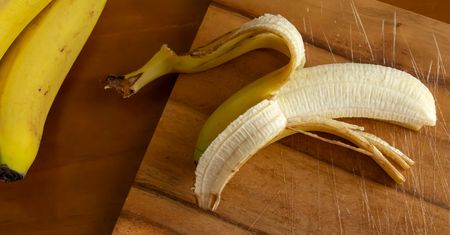 Wyrzucasz skórki od banana? Jej zastosowanie znajdziesz w mig
