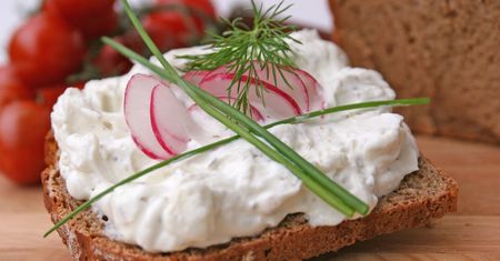 Lepszy niż skyr i twaróg. Napakowany białkiem pomaga schudnąć i wspiera jelita