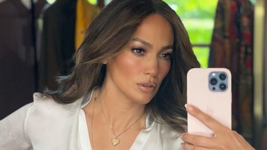 Jennifer Lopez pokazała się we fryzurze, która była popularna w latach 90. i właśnie wraca do łask 