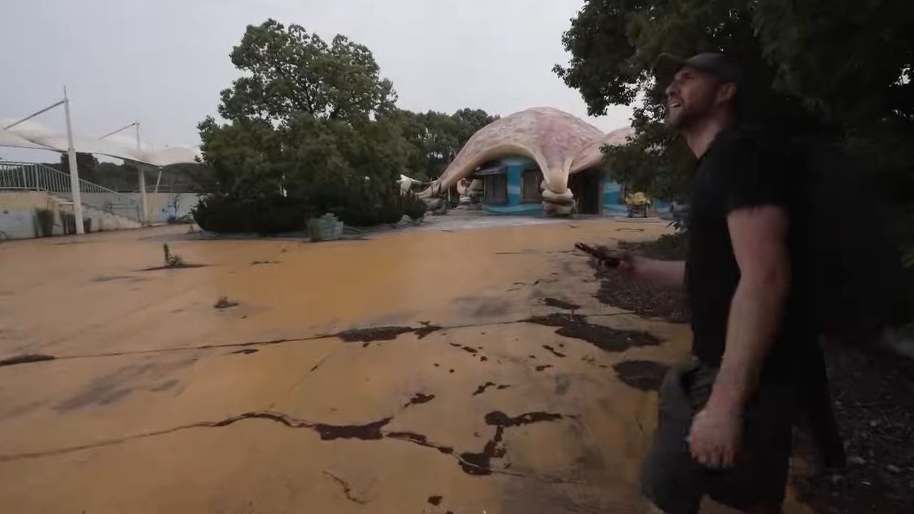 Exploring an abandoned amusement park: "it gave me goosebumps"