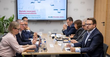 Debata PAP: kto chroni konsumenta przed tymi, którzy obiecują mu pomoc?