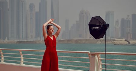 Profoto B10 - coś małego... sprawdzam nową lampę w dubajskim słońcu [wideotest]