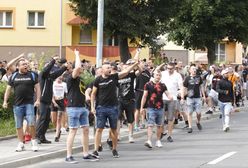 Lubin. Protest pod komendą policji po śmierci mężczyzny. Wulgarne hasła pod adresem funkcjonariuszy