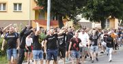 Lubin. Protest pod komendą policji po śmierci mężczyzny. Wulgarne hasła pod adresem funkcjonariuszy
