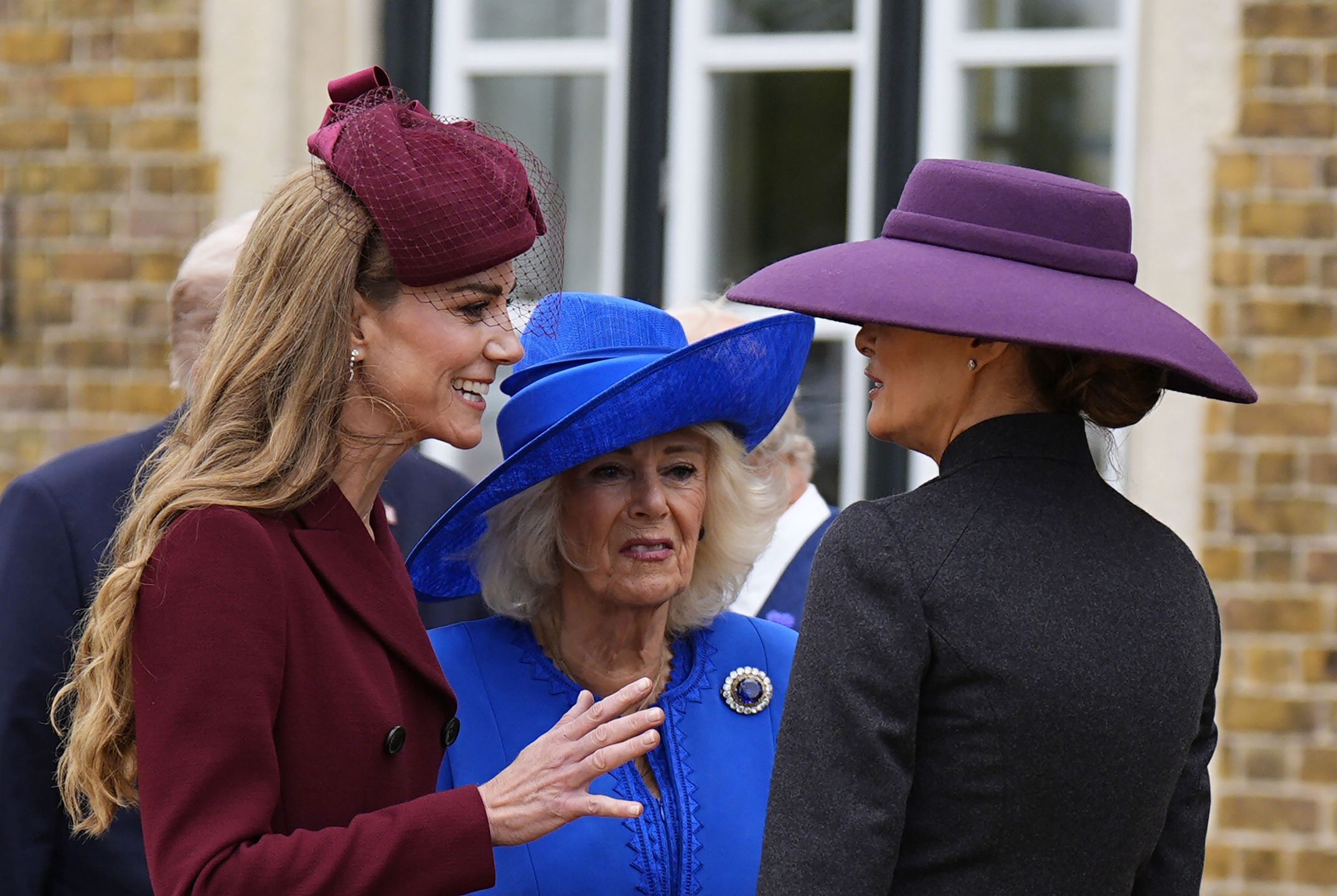 Księżna Kate, królowa Camilla i Melania Trump