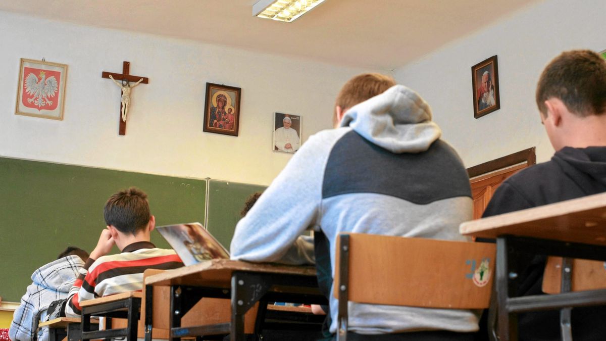 Samorządy dopłacają ponad miliard złotych rocznie do finansowania lekcji religii w szkołach. Zdjęcie ilustracyjne