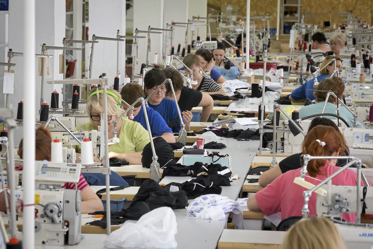 Global fashion brands conceal production volumes and resist green energy