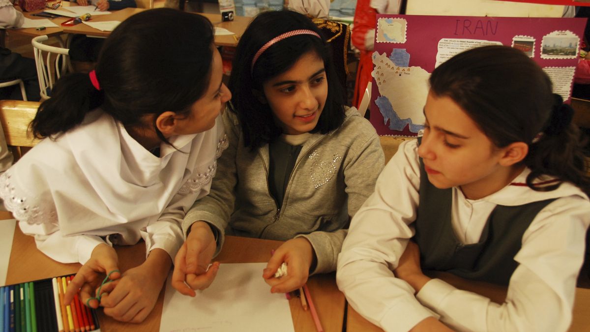 Ajatollah Ali Chamenei powiedział, że zatrucia powinny zostać ukarane śmiercią.