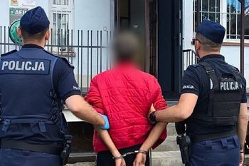 Telefon o bombie przed odlotem. 67-latek usłyszał zarzut