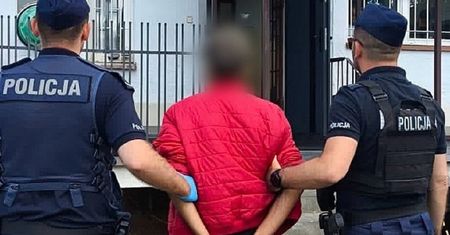 Telefon o bombie przed odlotem. 67-latek usłyszał zarzut