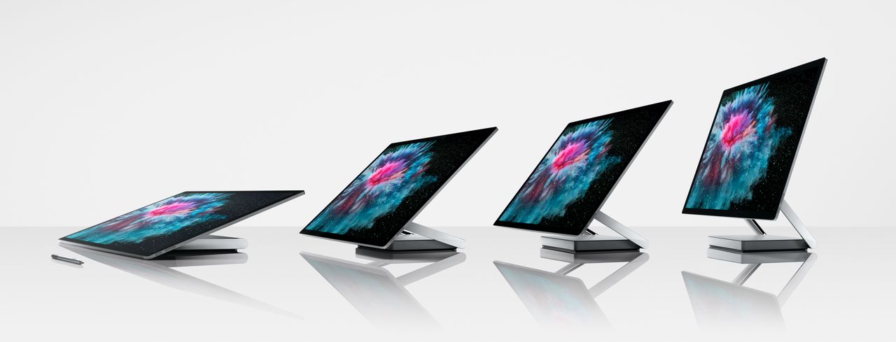 Surface Studio 2 ze specyficznym mechanizmem pochylania, źródło: materiały prasowe Microsoft.