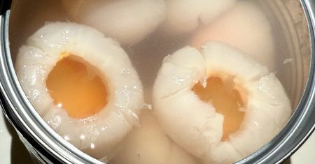 Hamują procesy starzenia się. Owoc, który dba o ciśnienie i cholesterol