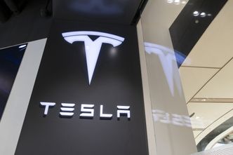 USA. Tesla sprzeda swoje akcje za nawet 5 mld dolarów