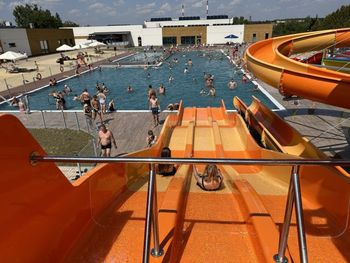 Basen w Niewiadowie w ciepłe dni bije rekordy frekwencji. Nowy cennik na rok 2025
