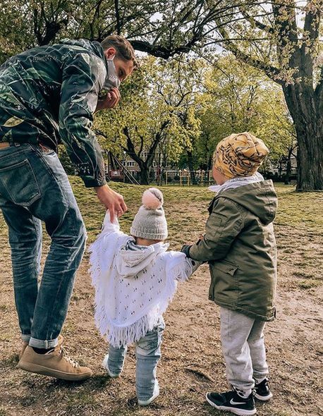 Helenka stawia właśnie pierwsze kroki