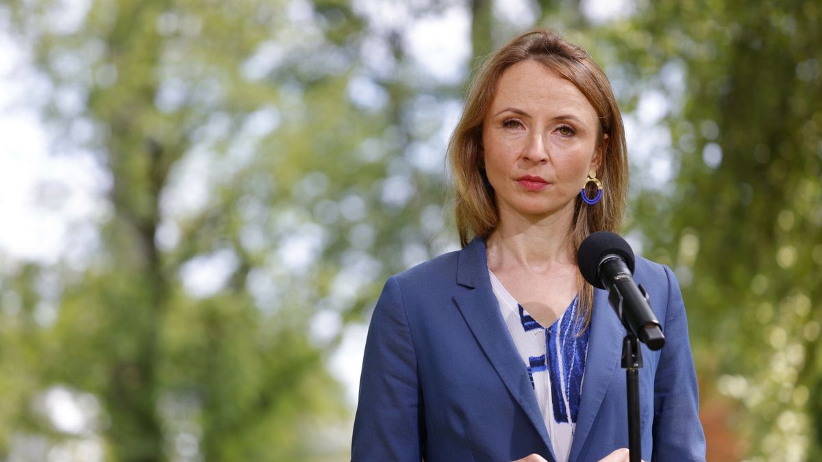 Szefowa MRPiPS Agnieszka Dziemianowicz-Bąk