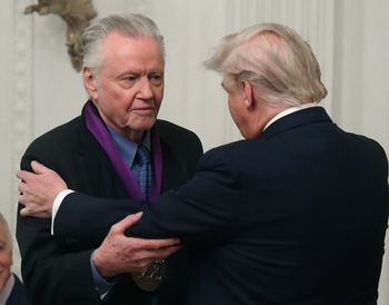 Jon Voight chce "uratować Hollywood". Przekonał Trumpa do planu