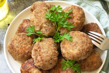 Dodaję do mięsa i robię kotlety mielone. Są tak delikatne, że dzieci zjadają aż po trzy