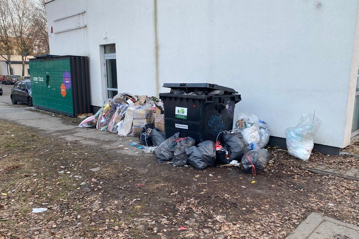 Dzikie wysypisko przy ul. Szafirowej