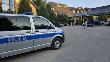 Uszkodzona ściana w hotelu. Ponad 200 osób ewakuowano w Olsztynie