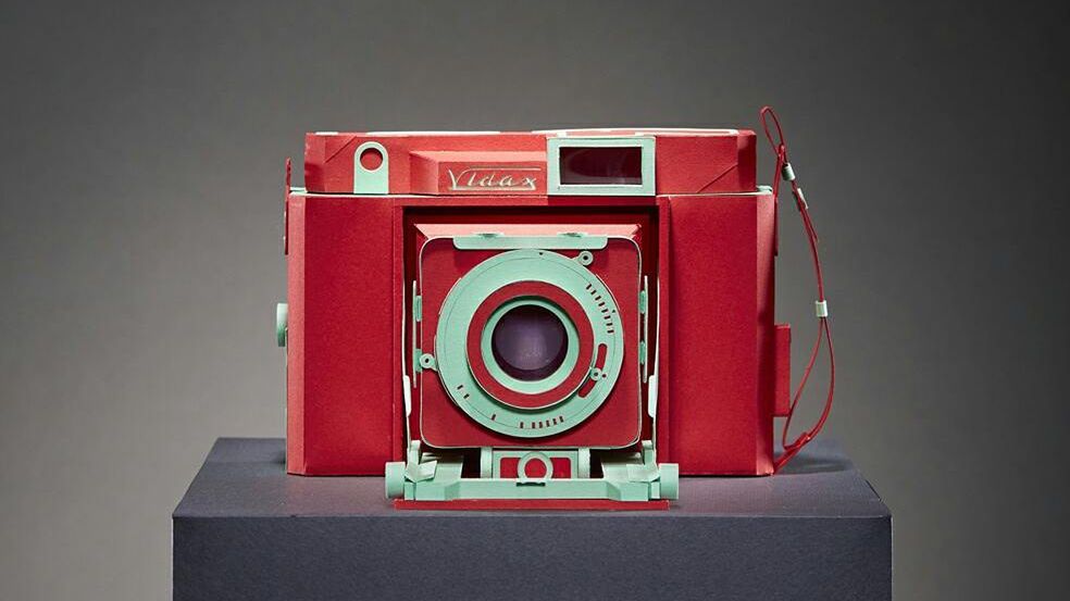 Fantastyczne modele aparatów wykonane z papieru zadziwiają swoja dokładnością 1