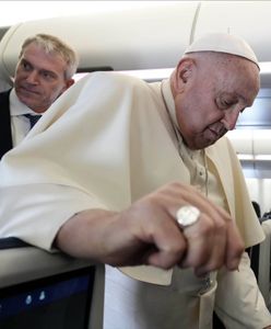 Papież nie przywitał się z dziennikarzami. "To nie pierwszy raz"