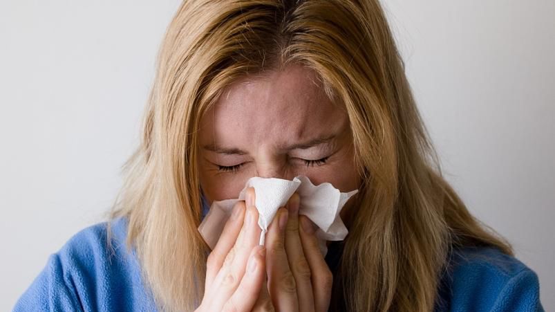 Apselan to tabletki powlekane, które zawierają pseudoefedrynę