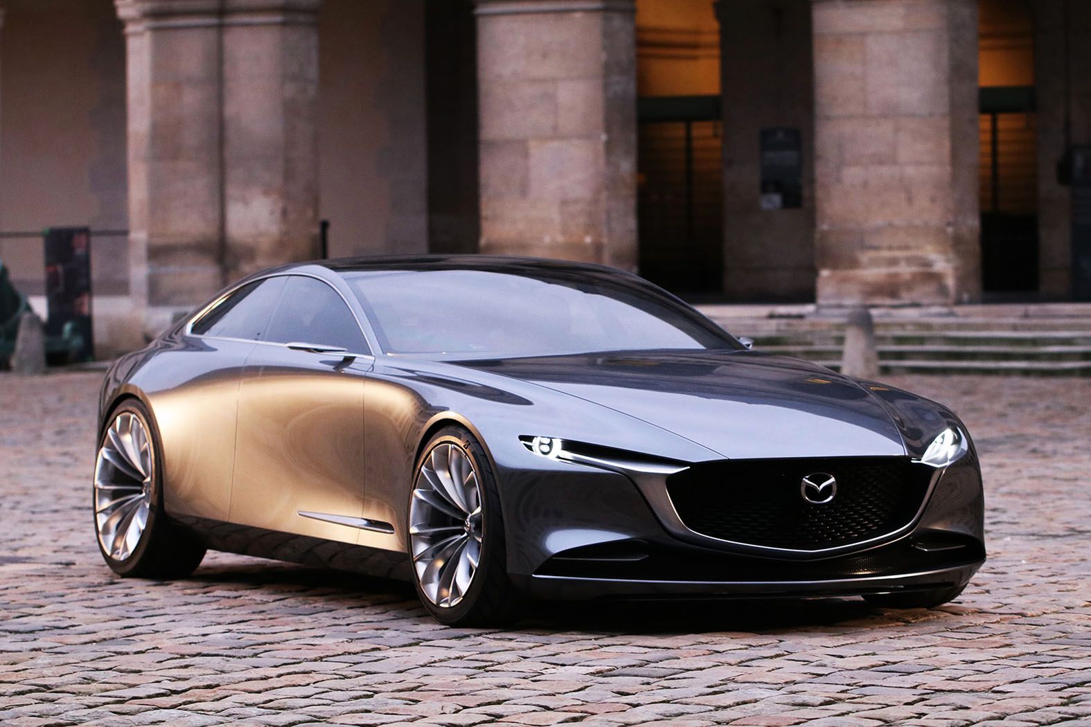 Mazda Vision Coupe to koncept, który doskonale pokazuje, w jakim kierunku będzie podążać marka.
