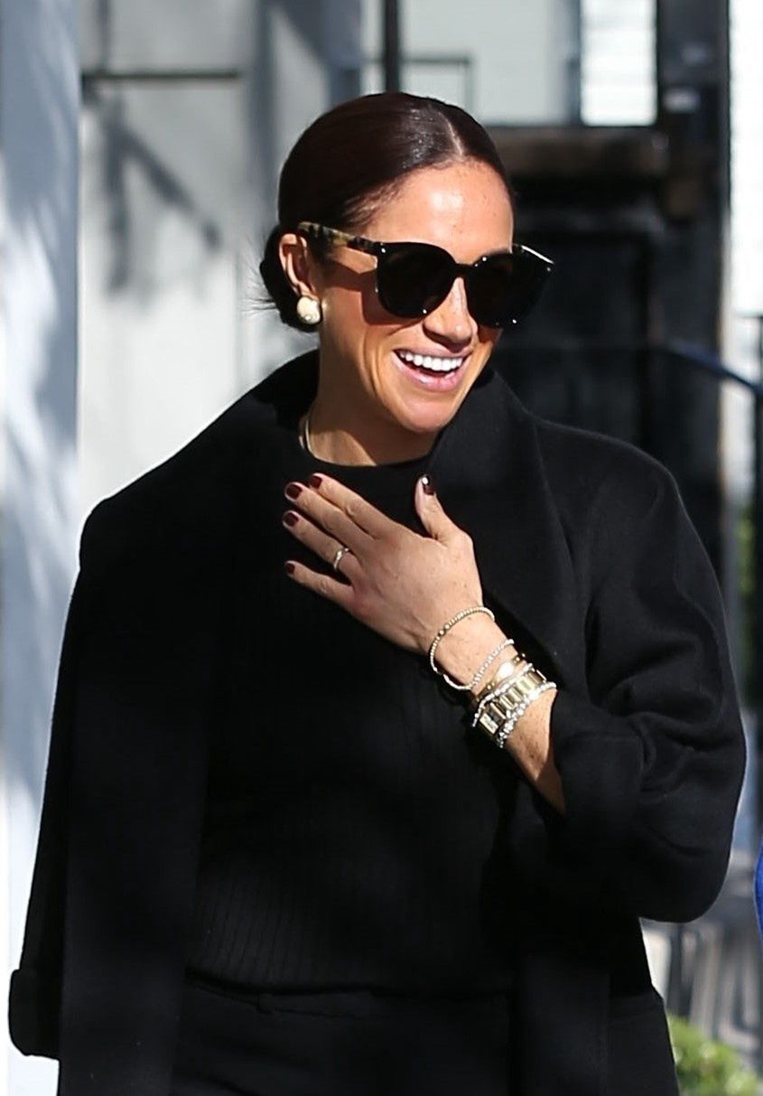 Uśmiechnięta Meghan Markle maszeruje ulicami Los Angeles
