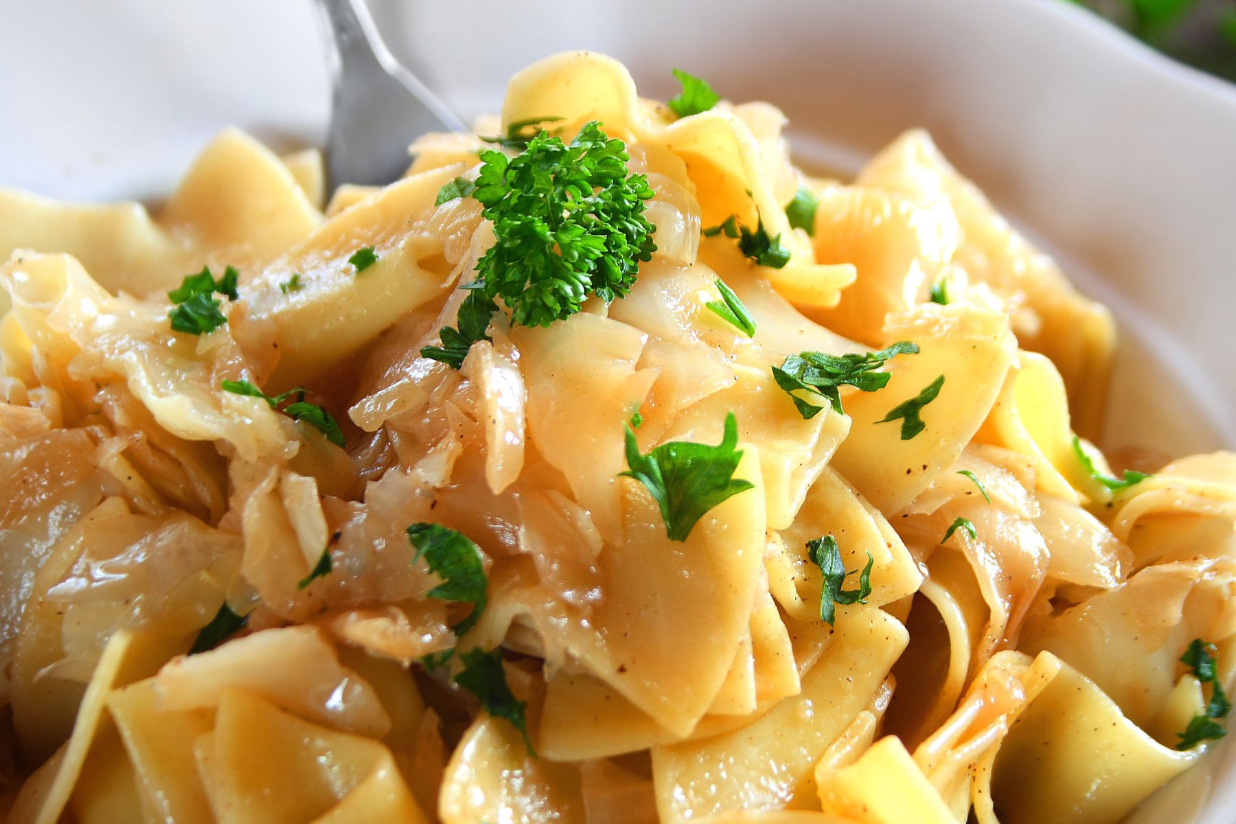 Smakuje jak pierogi, robi się szybciej. Chłopski makaron hitem