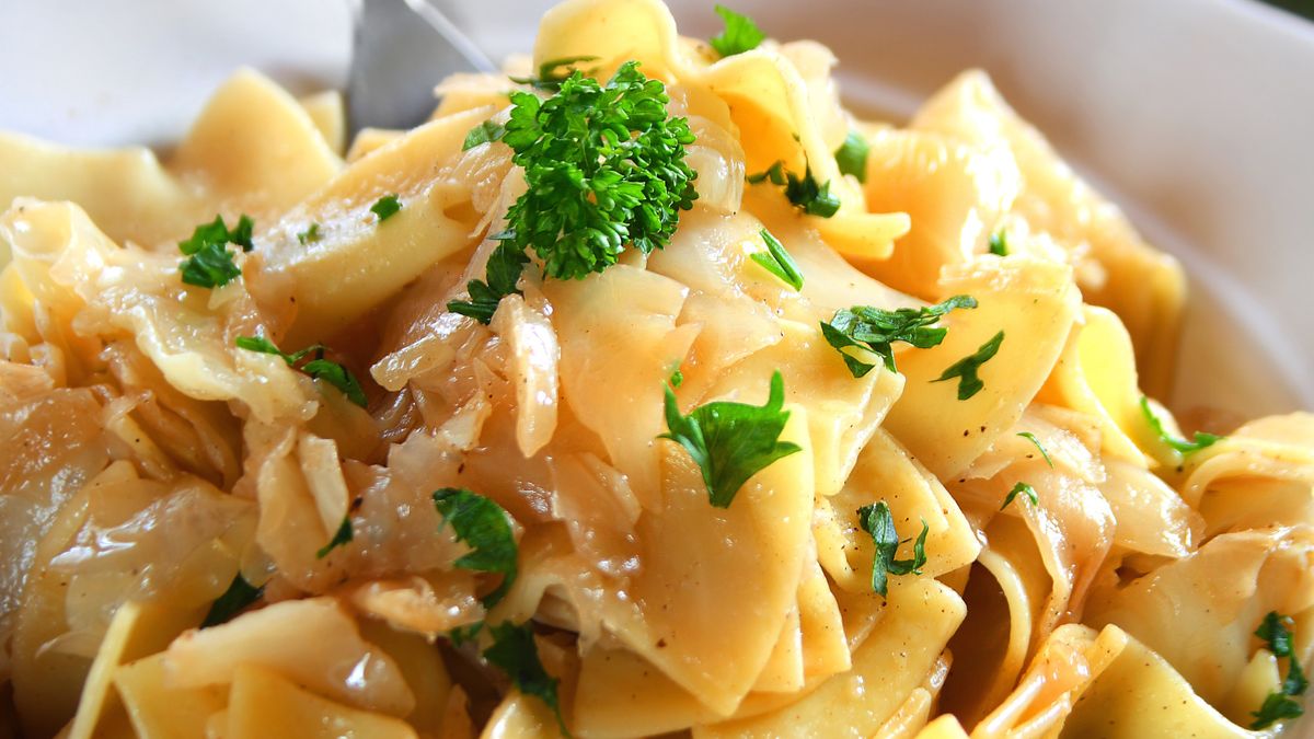 Chłopski makaron – prosty przepis krok po kroku 