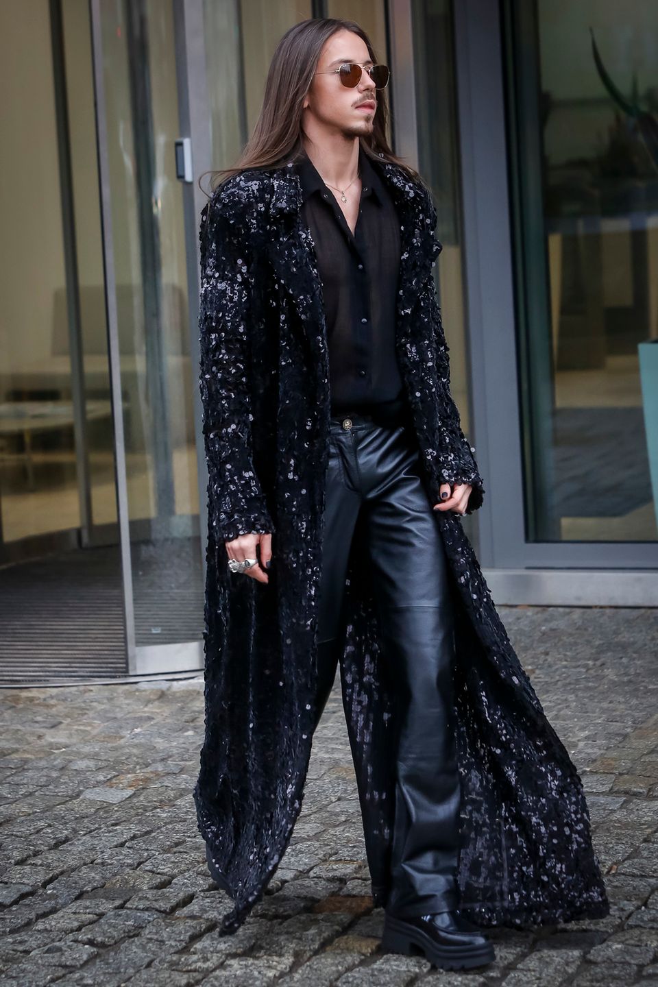 Michał Szpak w prześwitującej koszuli