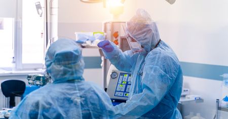 Czy koronawirusa można wyleczyć amantadyn? Ekspert nie pozostawia złudzeń