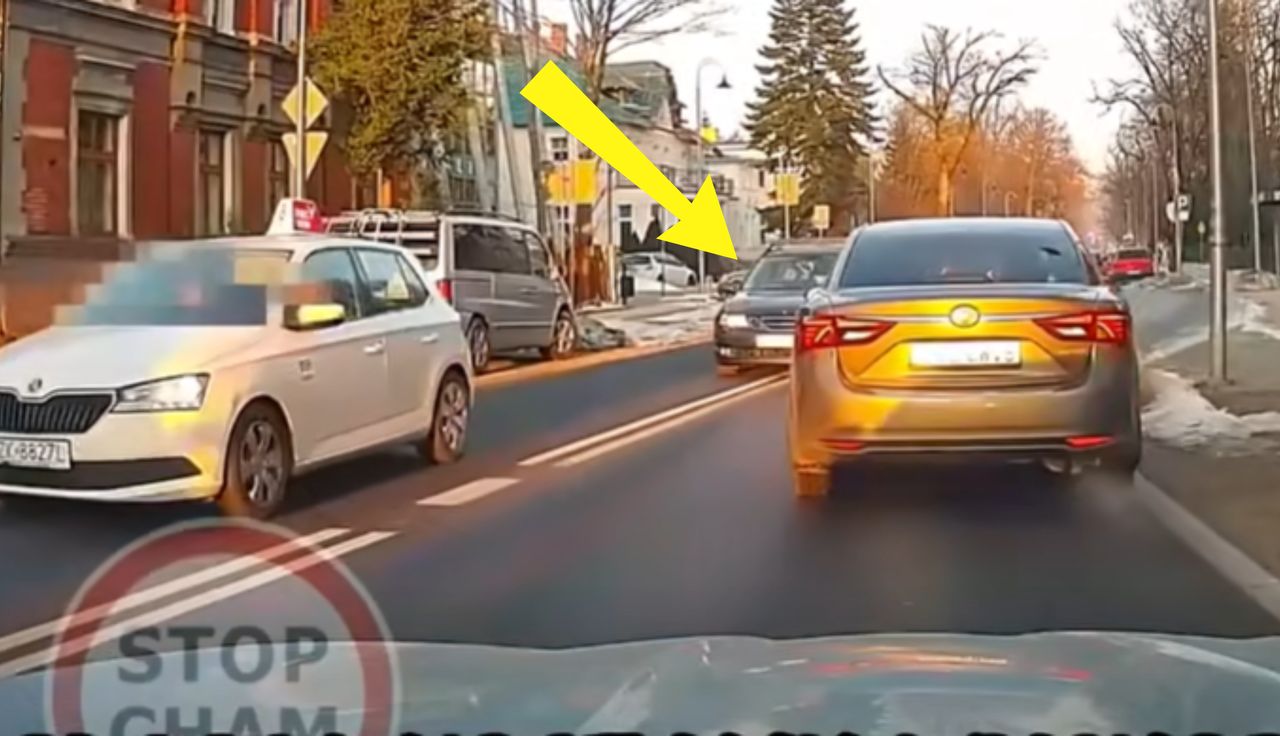 Starszy pan nagrany. Staranował samochód. A to nie koniec