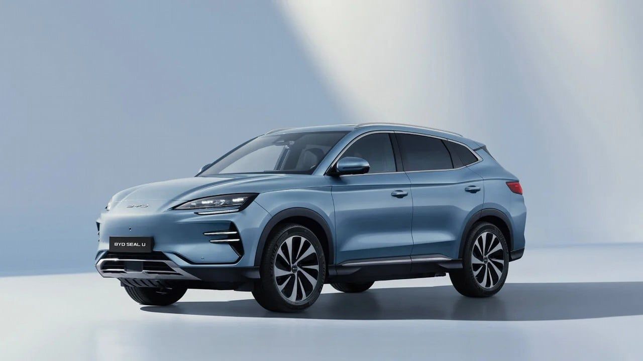 Sprzedaż chińskich samochodów BYD wzrosła aż o 880% w Wielkiej Brytanii, ale nie przekłada się to na duży udział w rynku