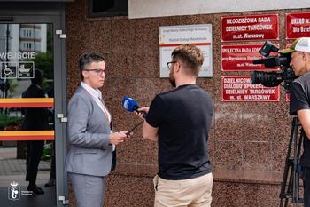 Warszawa. Policja zatrzymała kilku urzędników ZGN Targówek. Wśród nich wieloletni dyrektor