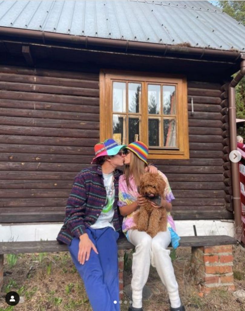 Julia Wieniawa i Nikodem Rozbicki wybrali się na komunię siostry celebrytki