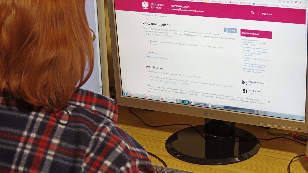 Rząd wprowadza pracę zdalną w administracji publicznej 