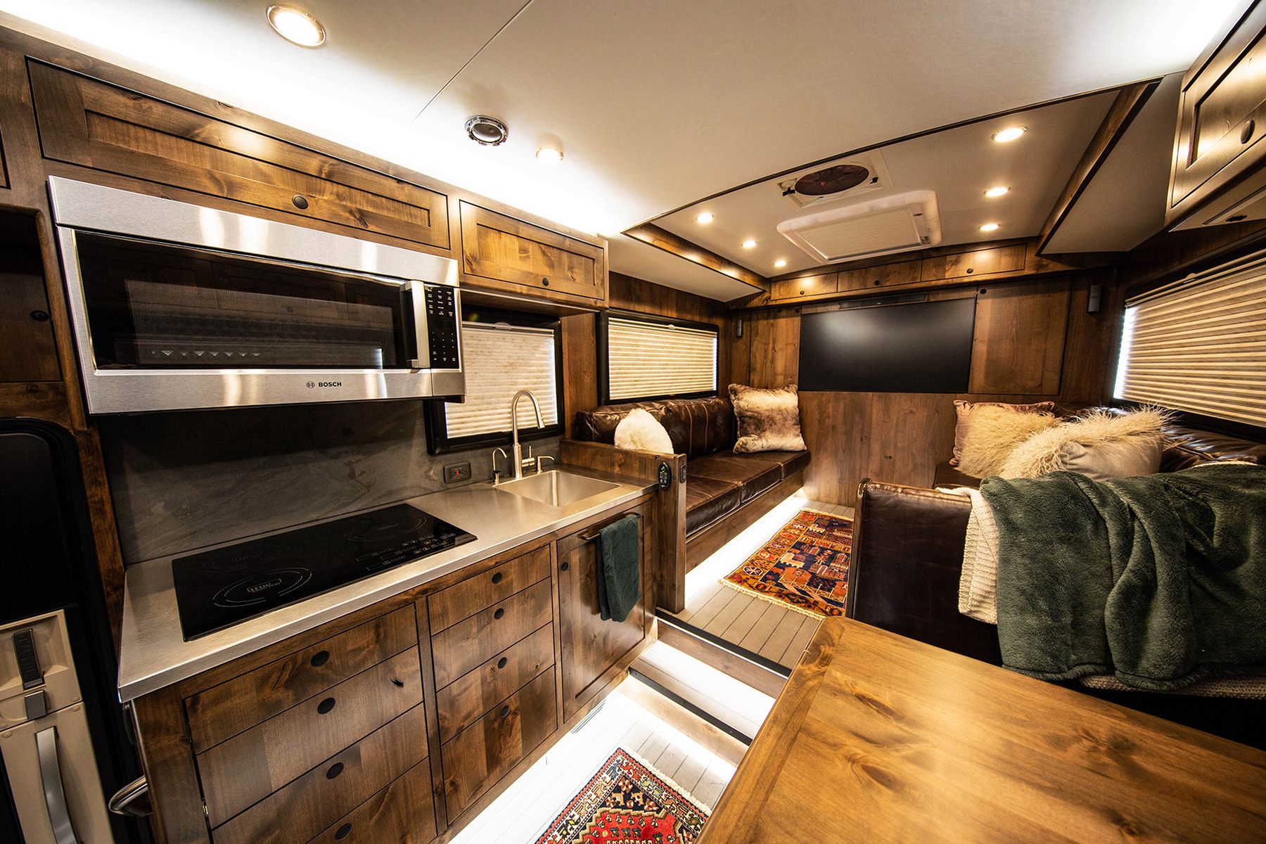 Wnętrze EarthRoamera