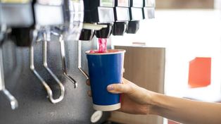 Słodkie napoje a zaburzenia lękowe? Naukowcy dostrzegli zależność