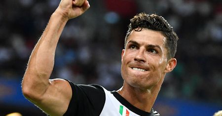 Cristiano Ronaldo zarabia na Instagramie WIĘCEJ NIŻ NA BOISKU! Kwoty przyprawiają o zawrót głowy